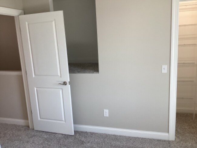 Building Photo - 3951 Newhall Dr NW