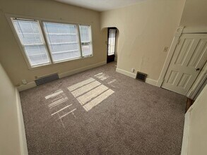 Building Photo - 2661-61B N Fratney St