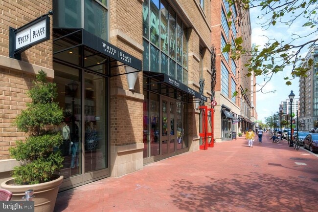 Building Photo - 675 President St