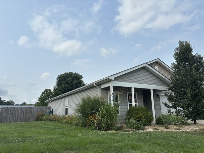 Building Photo - 55 Feather Cir