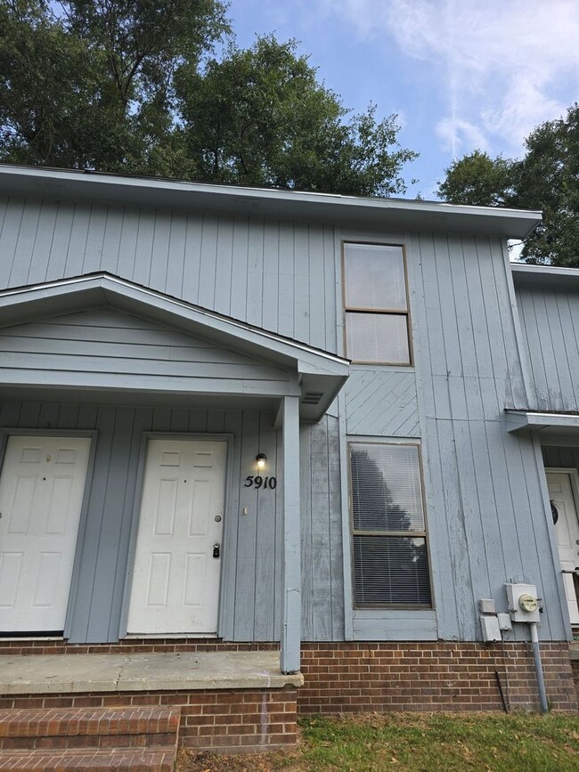 Building Photo - NEW LISTING!!!!!