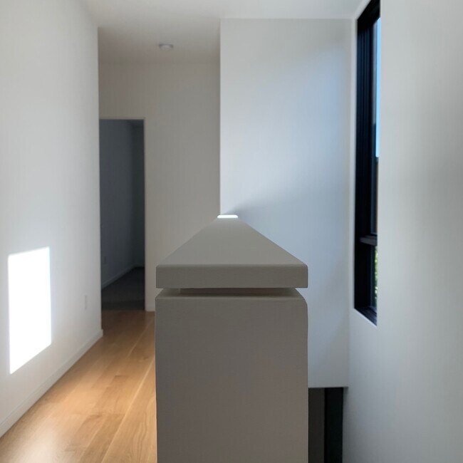 Hallway - 3425 2nd Ave