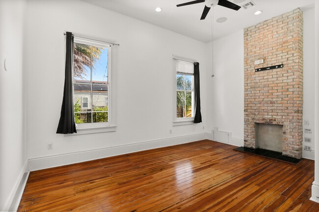 Building Photo - 1576 N Dorgenois St