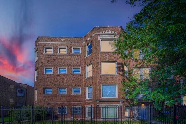 Building Photo - 7724 S Cornell Ave