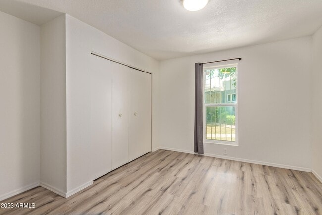 Building Photo - 2633 W Ocotillo Rd
