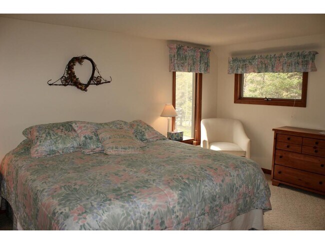 Building Photo - 619 Otter Rd