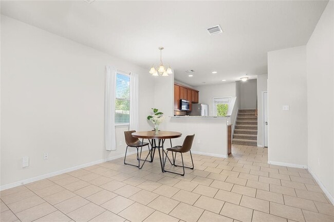 Building Photo - 5501 Bradford Pear Ln