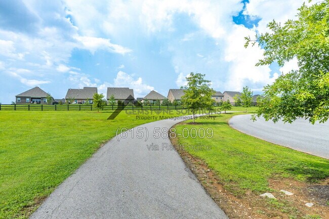 Building Photo - 714 Hahn Ct