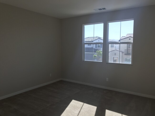 Building Photo - Welcome to beautiful home in Rosetta Canyon!