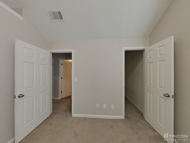 Building Photo - 2075 Mulberry Ln