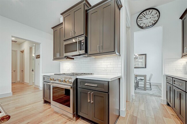 Building Photo - 24918 Flint Lake Dr