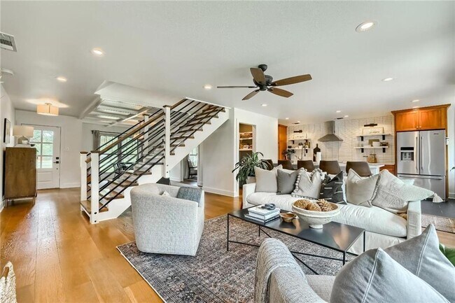 Building Photo - 1524 Sheridan Trail