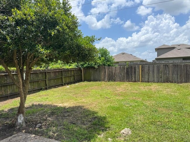 Building Photo - 23911 Verngate Dr