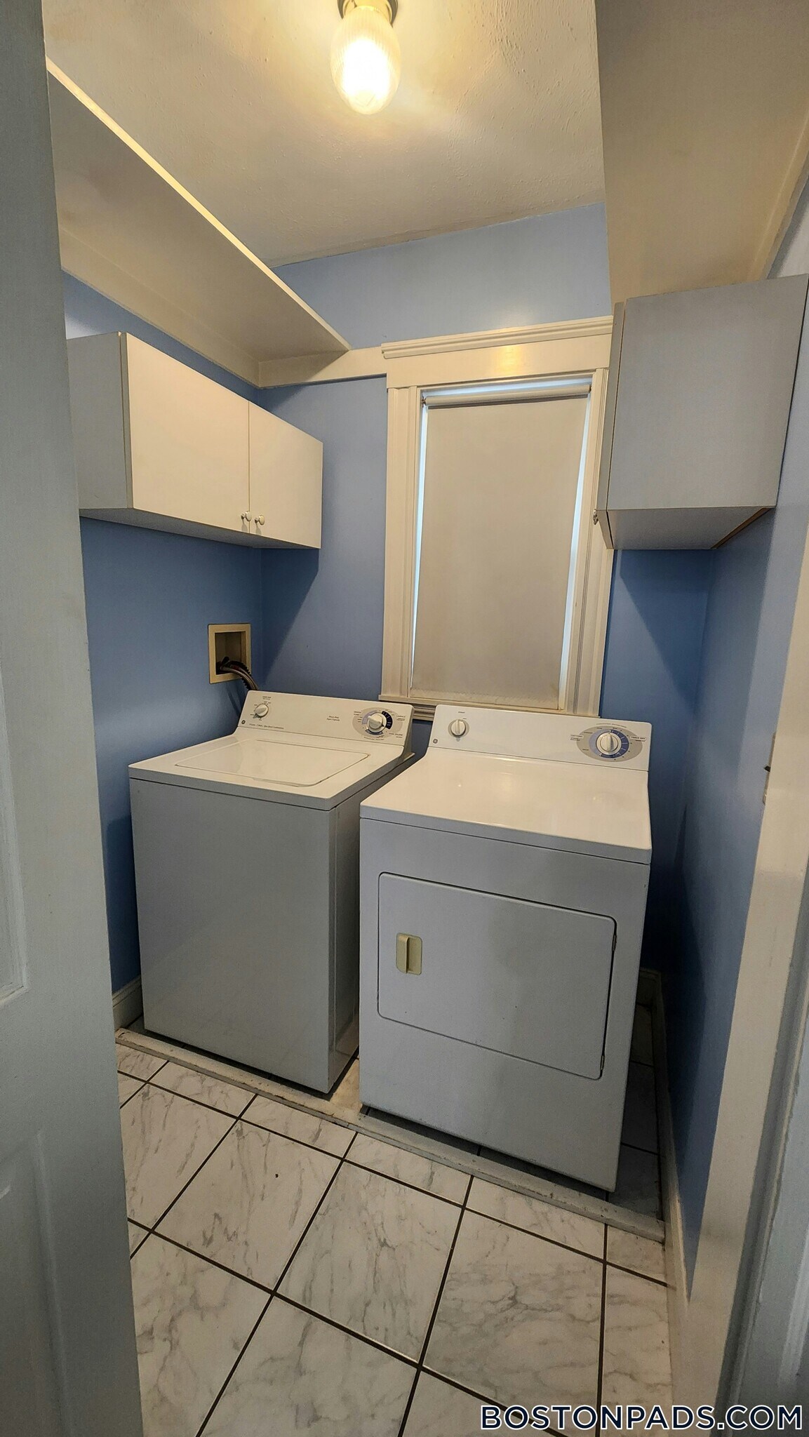 Building Photo - 18 Bigelow St