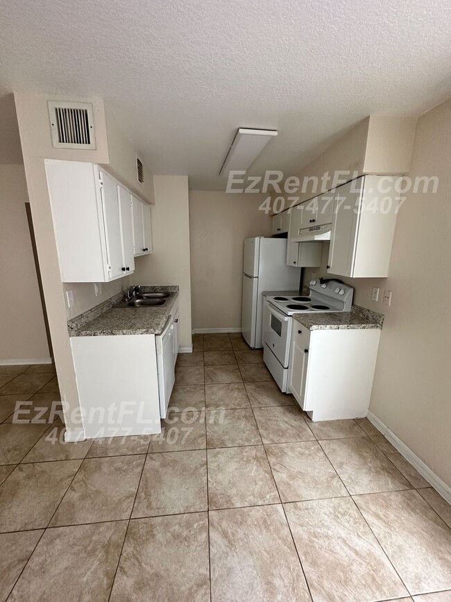 Building Photo - Newly renovated 3-bedroom, 2-bathroom home...