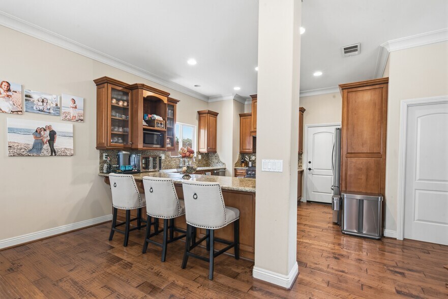 Building Photo - 1718 Harriman Ln