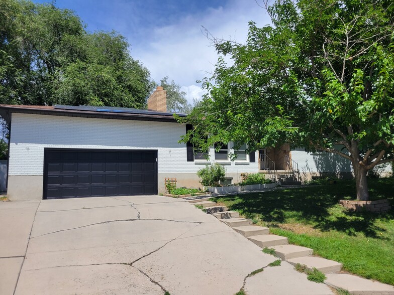 Building Photo - 4701 S Turnberry Pl