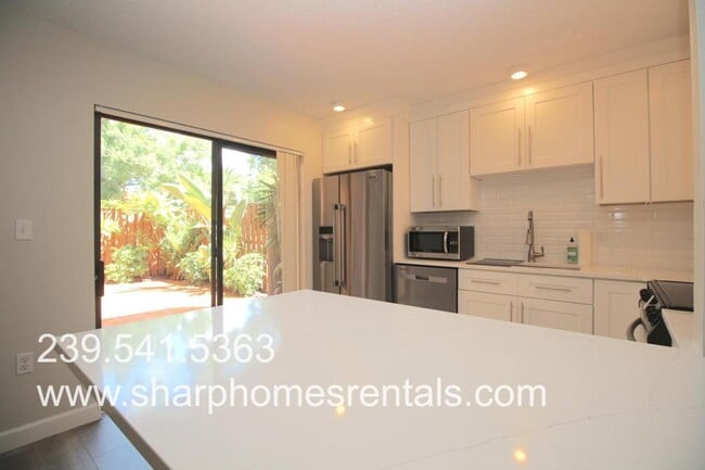 Building Photo - 5203 Cedarbend Dr