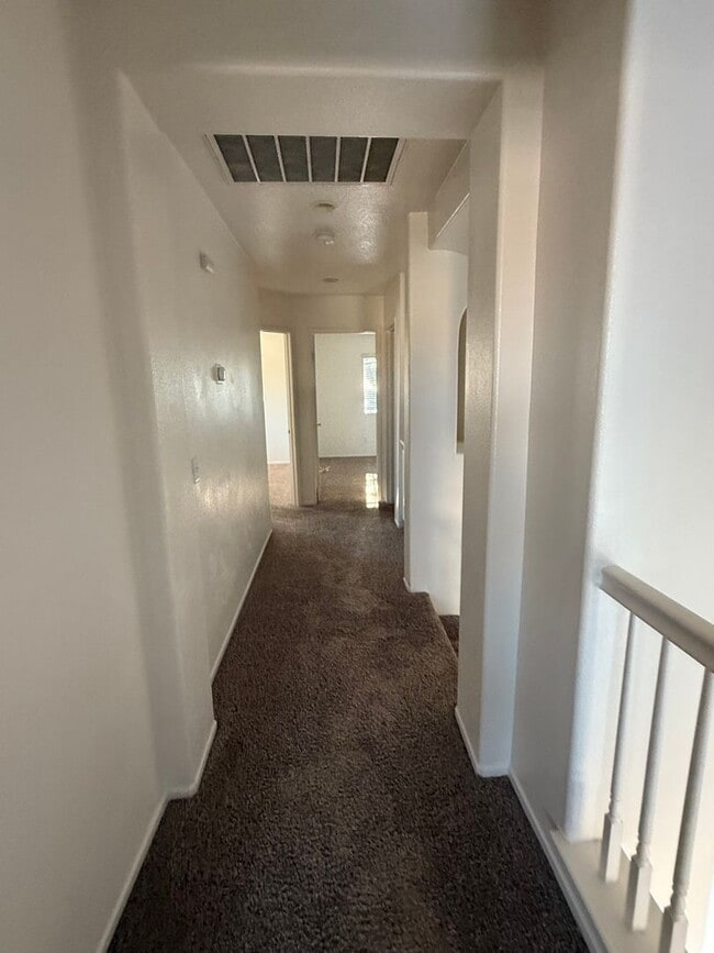 Building Photo - Brentwood Community- Centrally Located- 3 ...