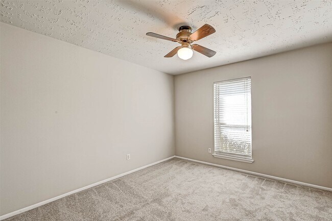 Building Photo - 24130 Silversmith Ln