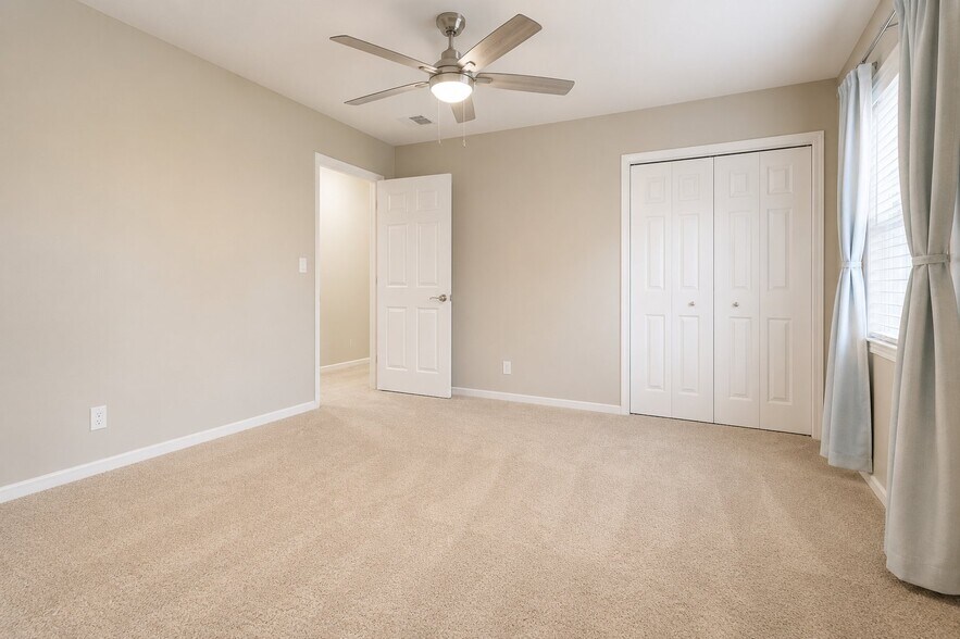 Building Photo - 3210 Rambling Oaks Dr