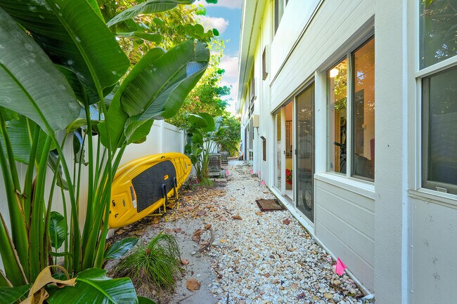 Building Photo - 5505 N Ocean Blvd