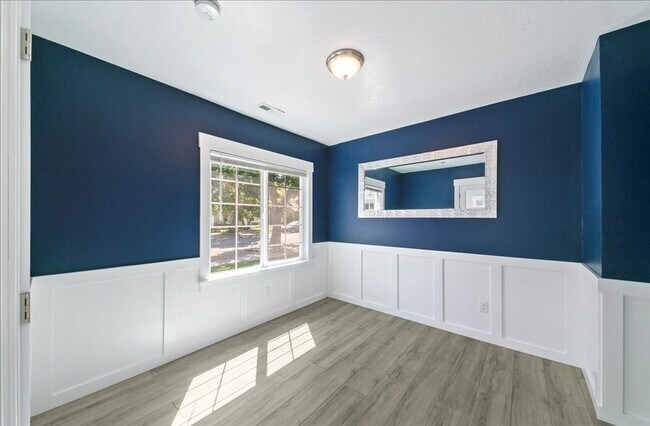 Building Photo - 1605 S Colorado Ave