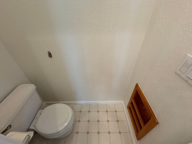 Building Photo - CLEAN AND COZY ONE STORY 3 BED, 2 BATH IN ...