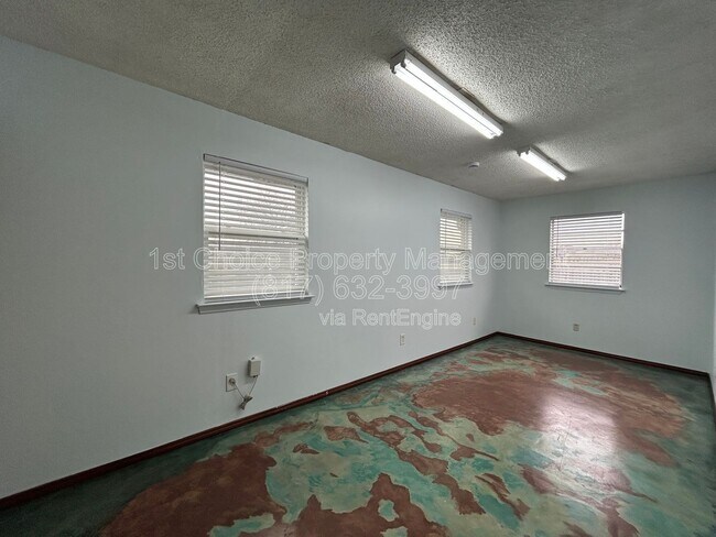 Building Photo - 6409 Stardust Dr S