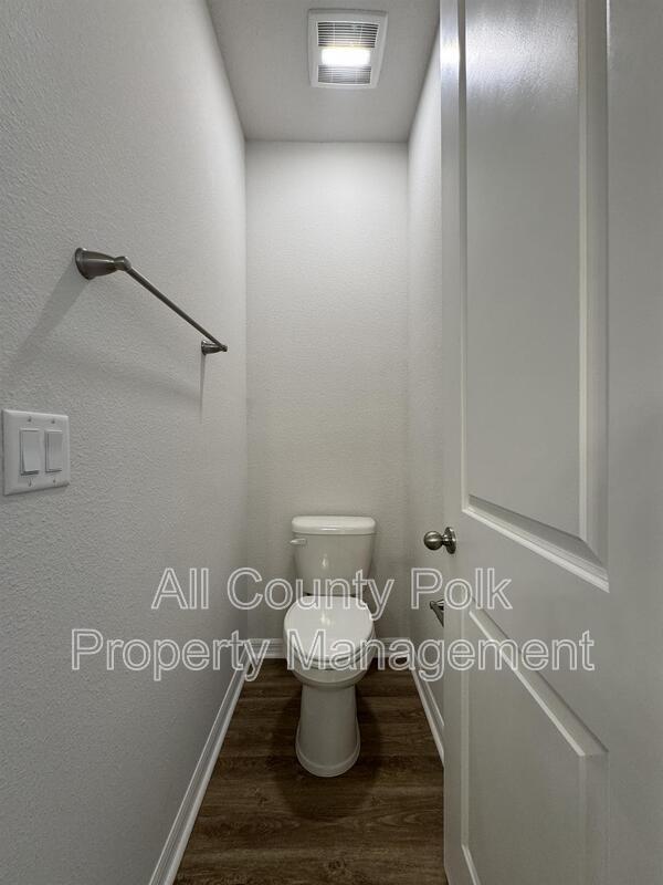 Building Photo - 851 Folklore Ln