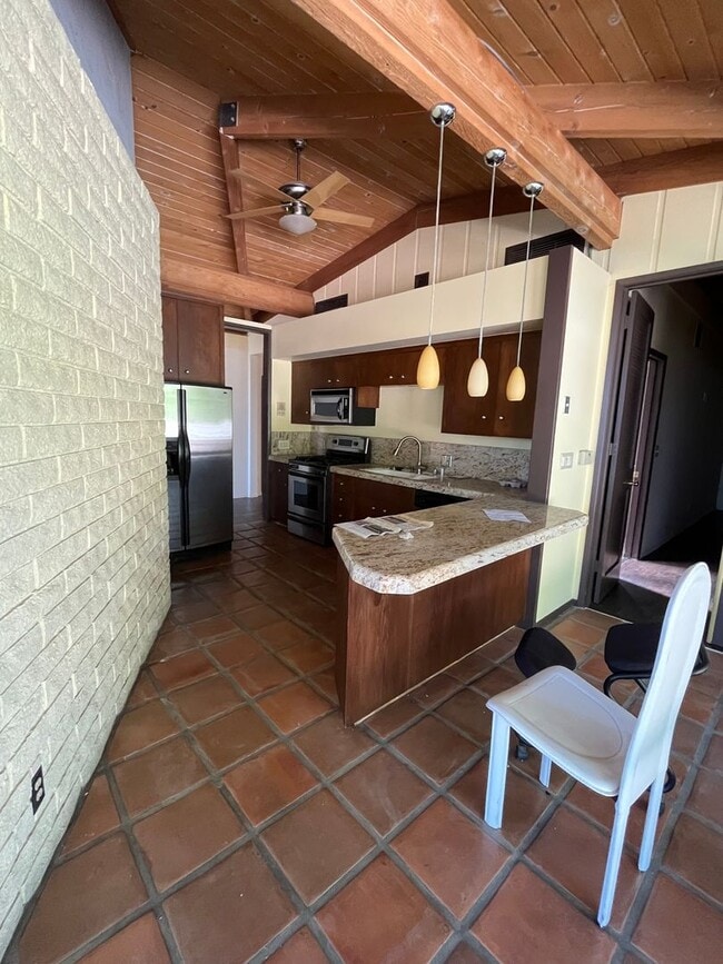 Building Photo - 4 bedroom and 4 bathroom house in LA Canada, California