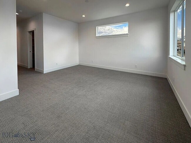Building Photo - 509 Spaniel Ln
