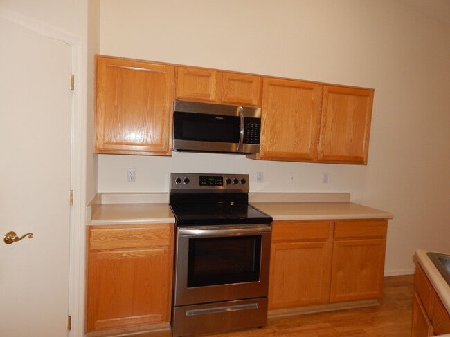 Building Photo - 3 Bedroom 2 Baths 1844 Sqft in Bluffs