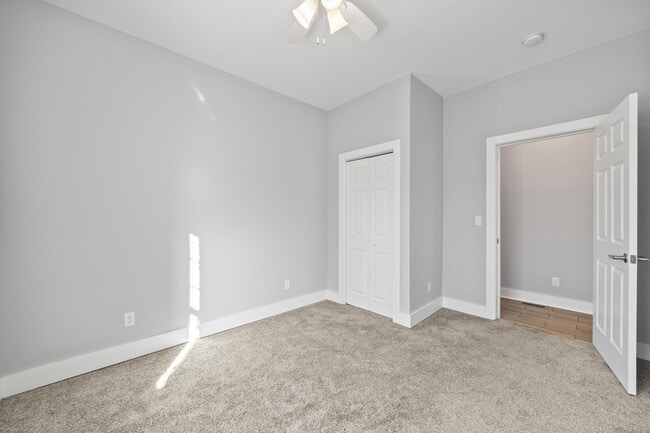 Building Photo - 106 N Main St