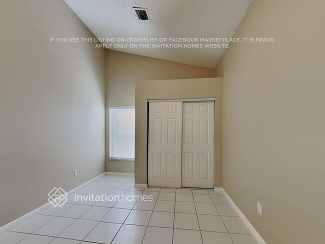 Building Photo - 13048 Meadowbreeze Dr