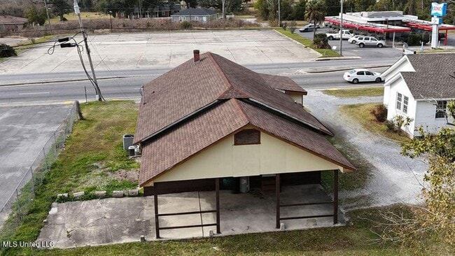 Building Photo - 4718 Main St