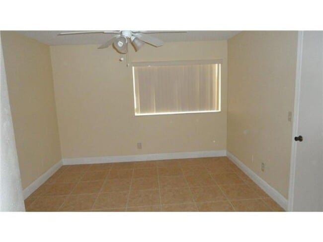 Building Photo - Remodeled 2 Bedroom / 2 Bathroom Condo wit...