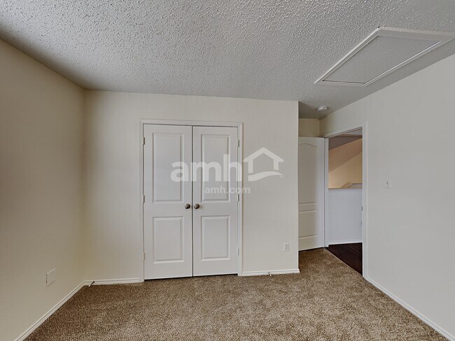 Building Photo - 736 Trees Dr