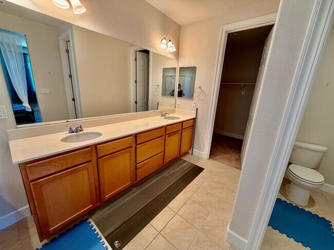 Building Photo - Vacaville 4 Bed | 3 Bath | Single-Story | 2,490 SF | Built in 2021