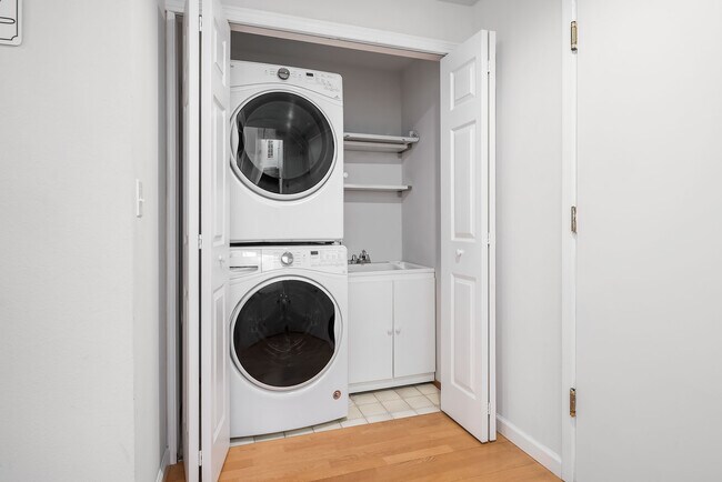 Building Photo - 1612 26th Ave