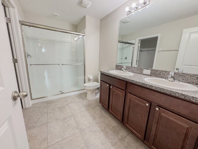 Building Photo - "Charming 3-Bedroom Home with Elegant Granite Touches in Wimauma!" Community pool! Fitness center...