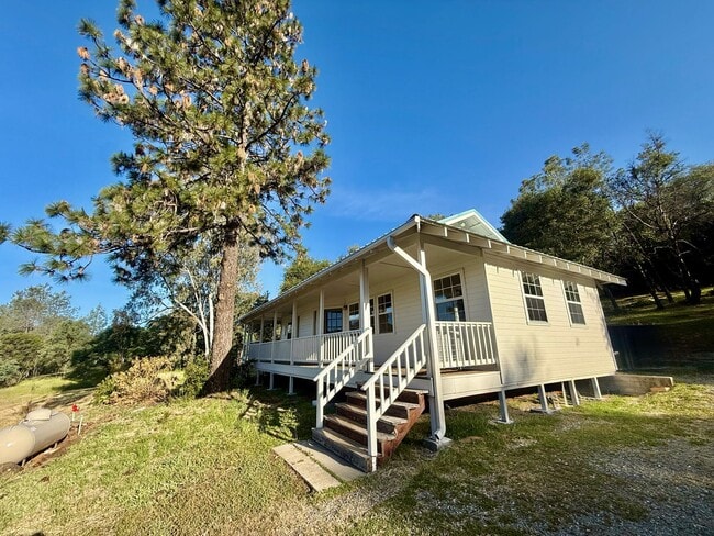 Building Photo - 16083 Indian Springs Ranch Rd