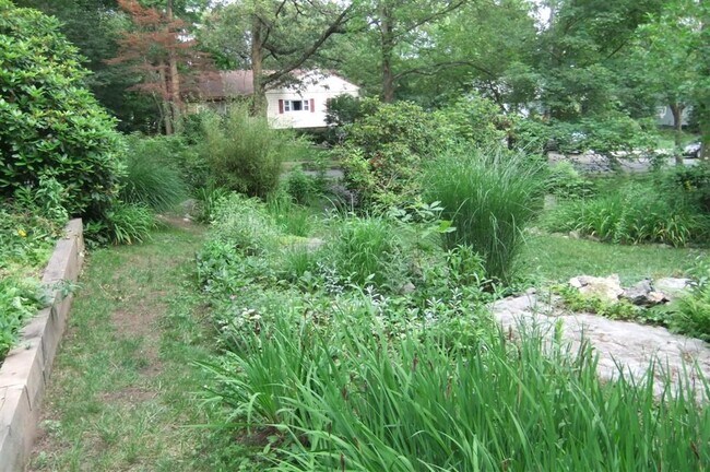 Building Photo - 68 Walnut Hill Rd