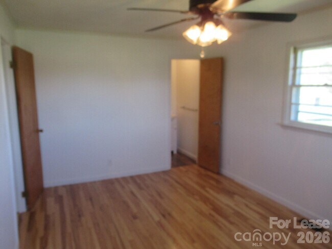 Building Photo - 1330 Davis Rd