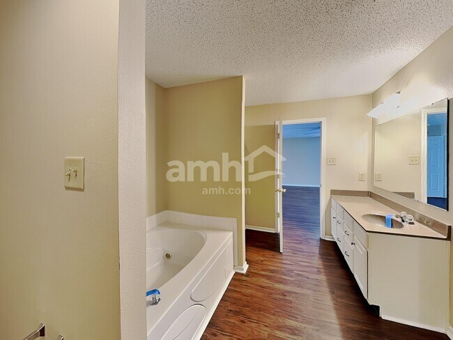 Building Photo - 5537 Floating Leaf Dr