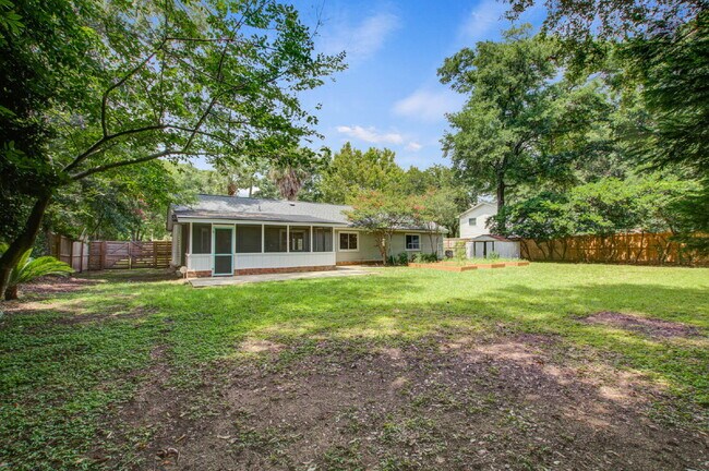 Building Photo - 1307 Bob White Dr