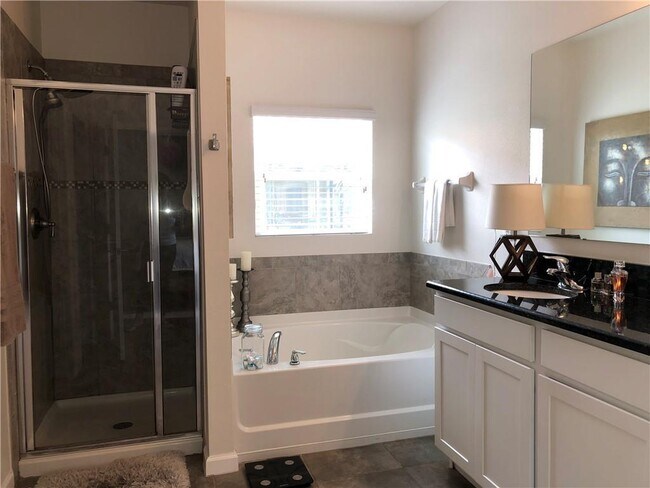 Building Photo - 1739 Berkshire Cir SW