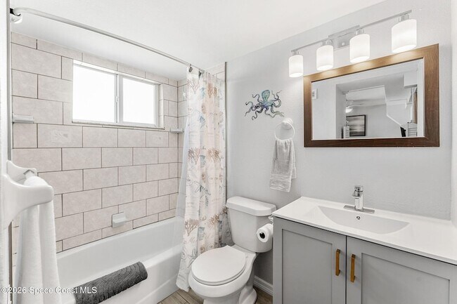 Building Photo - 211 Circle Dr