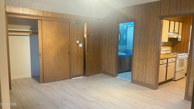 Building Photo - 1058 Washington Ave