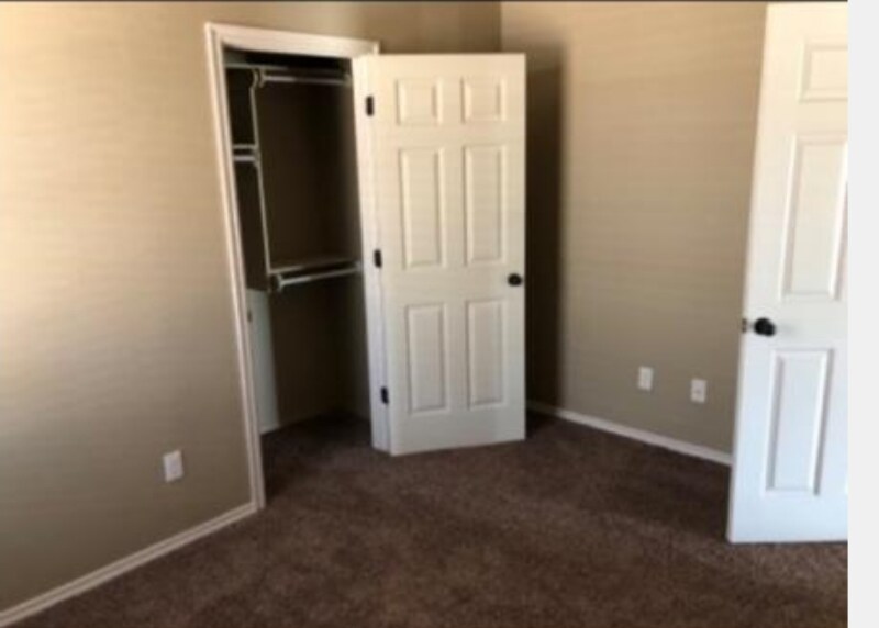 Building Photo - 1824 Post Oak Rd